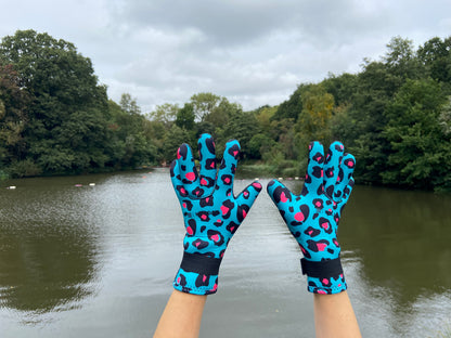 Eco-friendly neoprene wild swimming gloves: Leopard