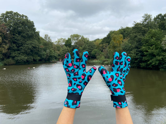 Eco-friendly neoprene wild swimming gloves: Leopard