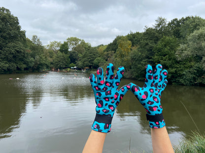 Eco-friendly neoprene wild swimming gloves: Leopard