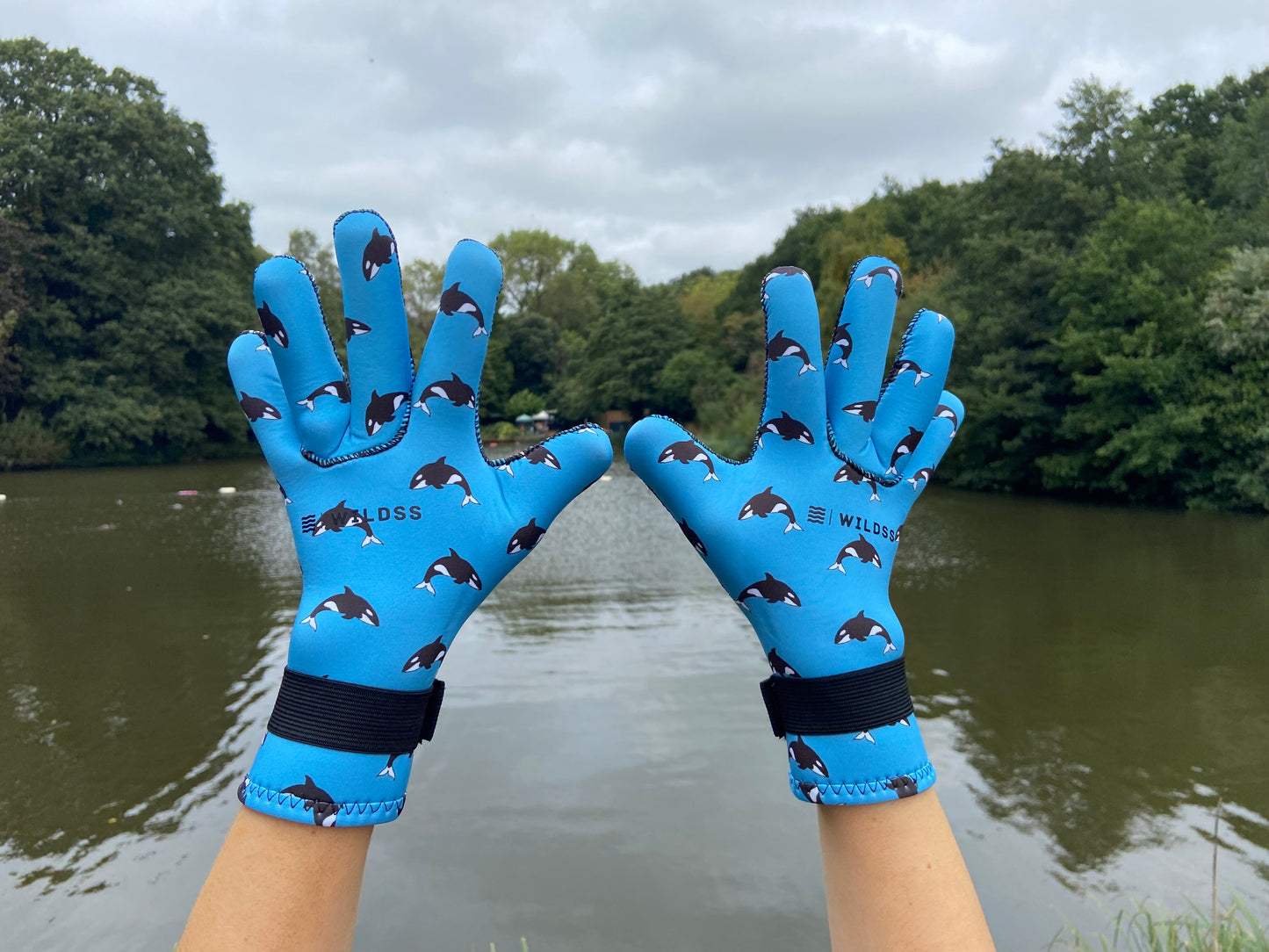 Eco-friendly neoprene wild swimming gloves: Orca